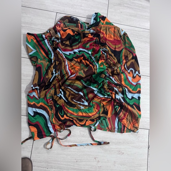 Super cute PrettyLittleThing Multicolor Abstract Skirt size 22 - Picture 4 of 5